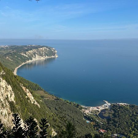 مبيت وإفطار سيرولو Fonte D'Olio Conero Relais المظهر الخارجي الصورة
